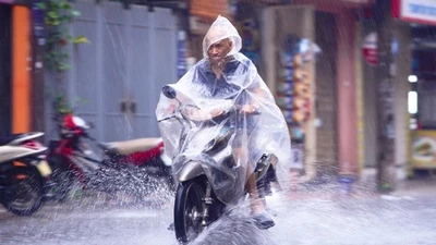 Thời tiết ngày 18/8: Áp thấp nhiệt đới vào vịnh Bắc Bộ, mưa lớn kéo dài