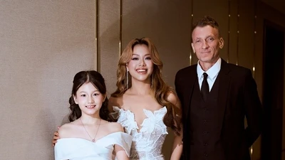 Phương Vy Idol và con gái gây chú ý khi dự sự kiện