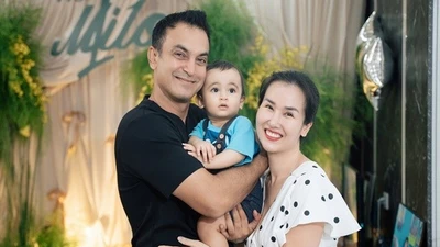 Võ Hạ Trâm và chồng Ấn Độ mừng sinh nhật quý tử