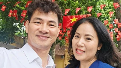 NSND Xuân Bắc khoe hình ảnh hội ngộ Hồng của Sóng ở đáy sông