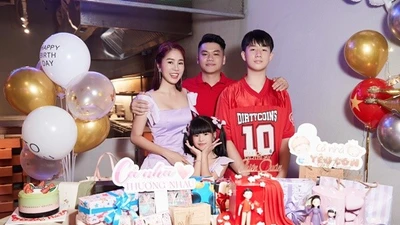Lê Phương cùng hai con tổ chức sinh nhật chung