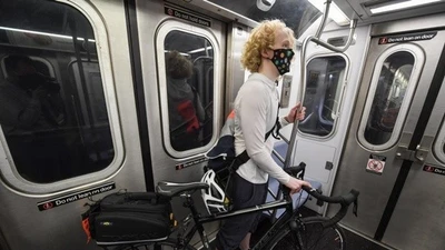 Từ 1/8, người dân được mang xe đạp gấp lên tàu metro số 1 TP.HCM