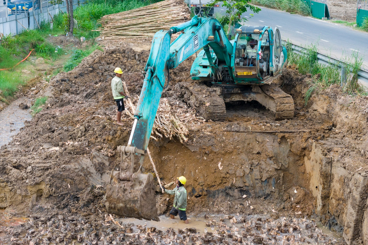Theo cam kết gần nhất của Ban Quản lý dự án giao thông TP.HCM, toàn bộ dự án sẽ hoàn thành vào ngày 30/4/2026.