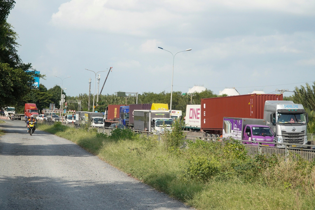 Dự án được chia thành 2 đoạn, riêng đoạn từ cầu Phú Mỹ đến nút giao Mỹ Thủy dài khoảng 2,3 km sẽ được mở rộng từ 6 lên 12 làn xe, tổng vốn gần 1.126 tỷ đồng.