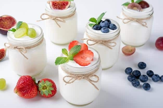 Sữa chua, việt quất rất tốt cho sức khỏe phụ nữ - Ảnh minh họa nguồn Internet