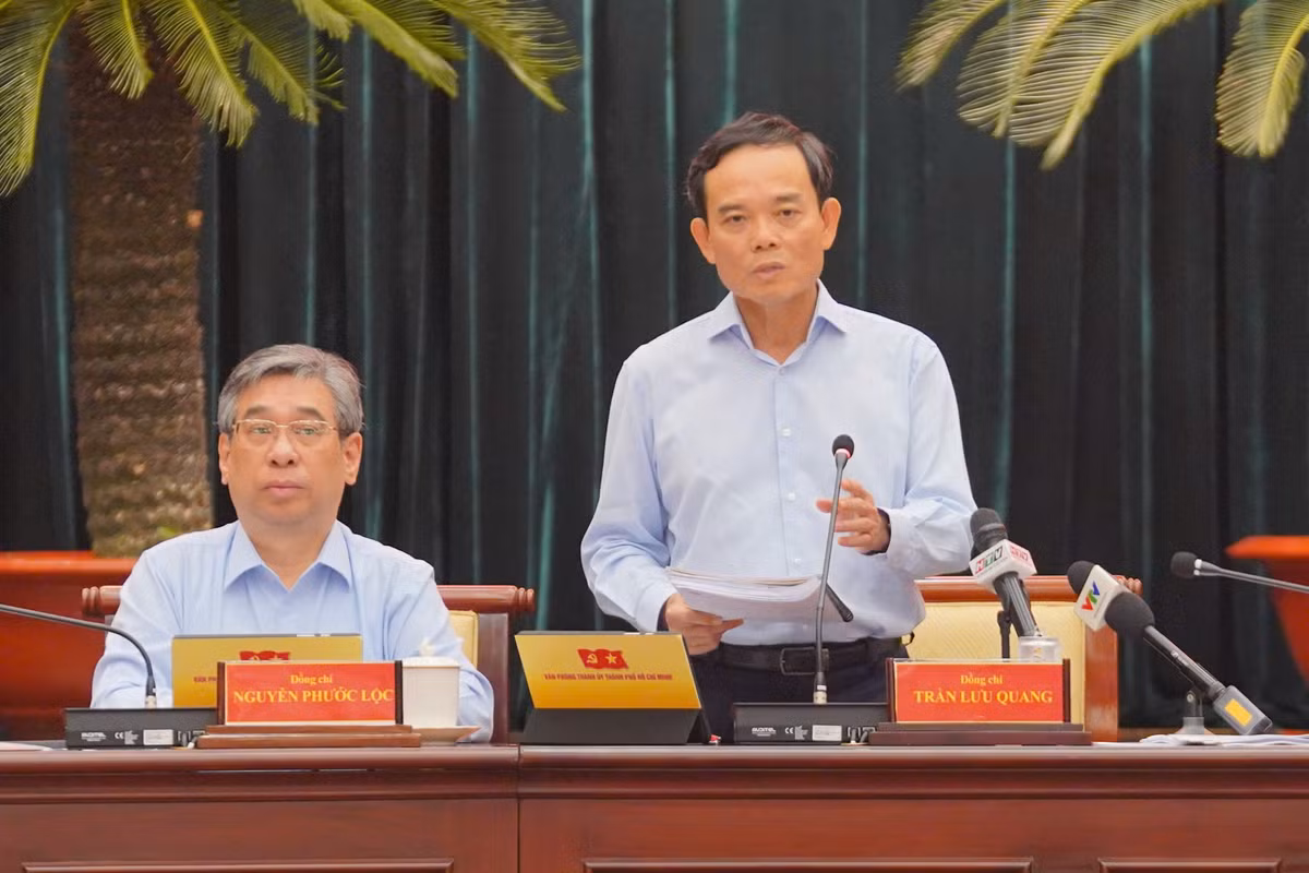 Bí thư Thành ủy TPHCM Trần Lưu Quang biểu dương Liên đoàn Lao động TPHCM