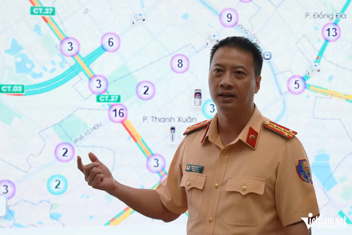 Đại tá Phạm Quang Huy - Phó Cục trưởng Cục CSGT cho biết, từ dữ liệu được truyền về sẽ thông qua hệ thống phần mềm ứng dụng trí tuệ nhân tạo (AI) để tự động nhận diện hành vi.
