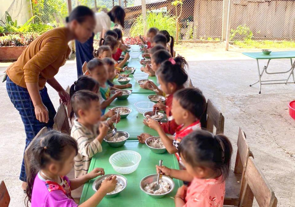 Các em nhỏ được Fanpage “Nuôi em - Nghệ An” giới thiệu thụ hưởng từ dự án.