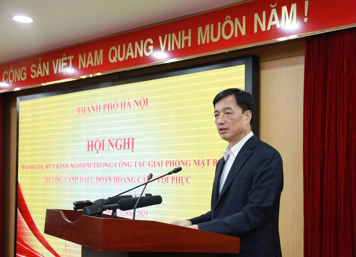 Bí thư Thành ủy Hà Nội Nguyễn Duy Ngọc phát biểu tại hội nghị.