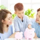 Vợ chồng nên chia sẻ hay giữ kín thu nhập?