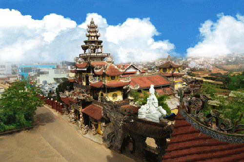 Toàn cảnh chùa Linh Phước.