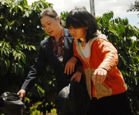 Hình ảnh đầu tiên về cô gái bị cha hàn cửa, nhốt 3 tháng