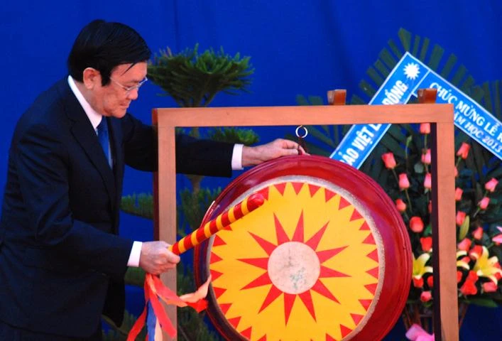 Chủ tịch nước đánh trống khai trường tại Đà Lạt