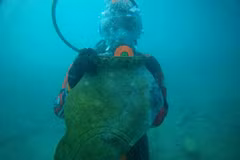 Bí ẩn thành phố thời Trung cổ bị chìm dưới hồ nước khổng lồ