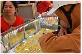 Giá vàng hôm nay 28/8: Tiếp tục tăng