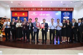 Hai ông lớn SATRA và FPT bắt tay hợp tác chiến lược