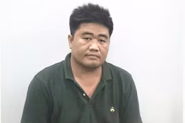 Bắt khẩn cấp tài xế hành hung cụ ông giữa phố