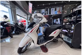 Xe máy Honda bị đẩy giá cao chót vót