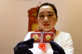 Gom vàng chưa đầy một tháng, nhà đầu tư bỏ túi khoản lãi bất ngờ