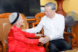 Tháng Bảy lắng hồn thiêng sông núi!