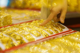 Giá vàng 3/7: SJC có trượt mốc 121 triệu đồng/lượng?
