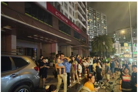 Cháy căn hộ chung cư ở TP HCM, nhiều người hoảng loạn