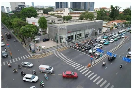 Đường phố TP HCM nay "lạ" lắm!