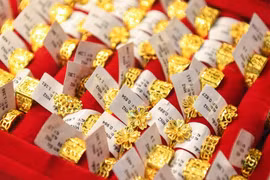 Giá vàng đảo chiều liên tục, chuyên gia nhận định gây chú ý