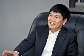 Tỷ phú Trần Đình Long “ngược dòng” giữa cơn bão thép giá rẻ Trung Quốc