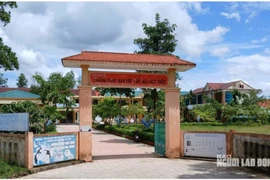 Phụ huynh "tẩy chay" nữ hiệu phó, gần 80 học sinh đồng loạt nghỉ học