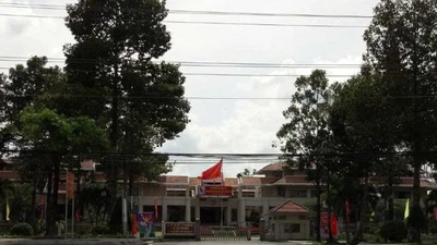 Trượt vì thiếu sót hồ sơ, hai đối thủ nhường chiến thắng cho VMC