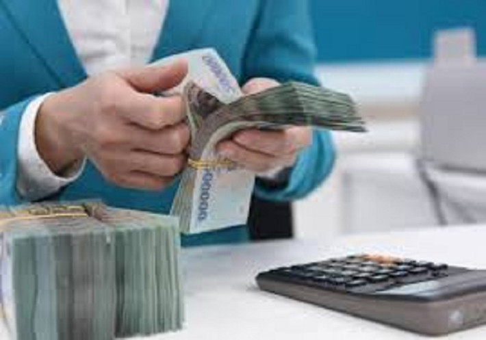 Nhân viên ngân hàng sẽ xác minh và trả lại toàn bộ số tiền còn lại nếu thông tin chính xác.