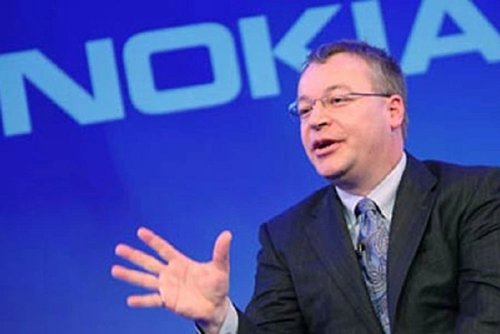 CEO Stephen Elop, cựu lãnh đạo Microsoft được cho là đã khiến Nokia “tự thiêu” với chiến lược bỏ Symbian quá sớm.