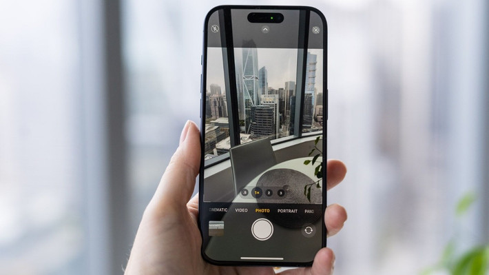 LiDAR còn giúp iPhone định vị không gian lập tức trong các ứng dụng thực tế tăng cường (AR).