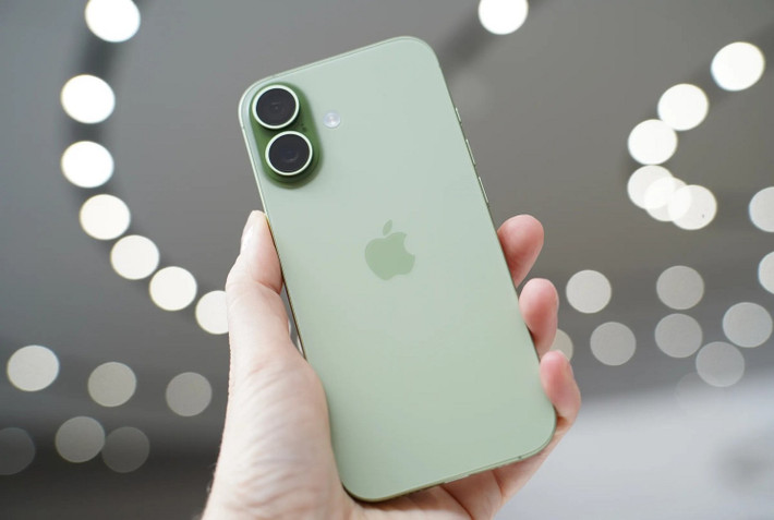 Chỉ sau một tuần ra mắt, iPhone 17 tiêu chuẩn đã khiến Apple phải khẩn cấp tăng sản lượng vì lượng đặt hàng vượt ngoài dự đoán.
