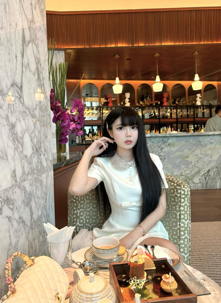 Nếu giữ vững hình ảnh duyên dáng, streamer này sẽ còn giữ vững vị trí “vợ quốc dân” trong lòng cộng đồng mạng.