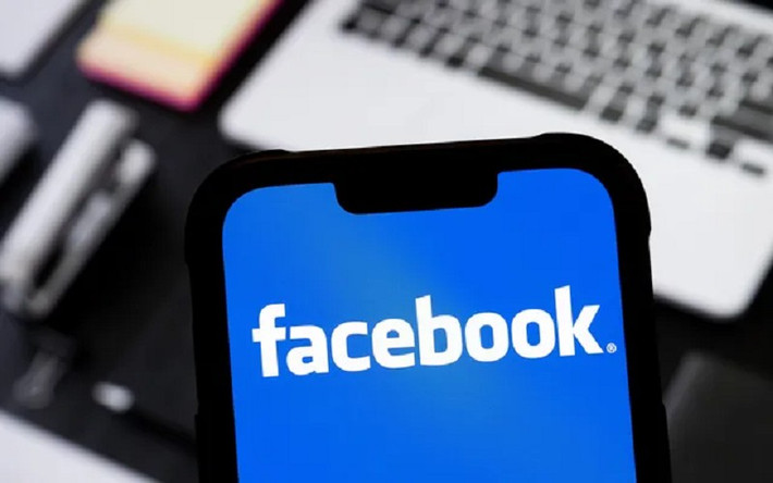 Nhiều người dùng Facebook gần đây hoang mang khi trang cá nhân bỗng nhiên trông khác lạ, tưởng chừng bị hacker chiếm quyền.