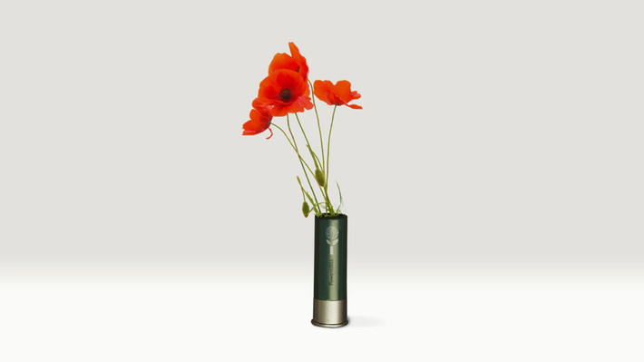 Flower Shell là biểu tượng cho sáng tạo bền vững: biến thứ hủy diệt thành công cụ gieo hy vọng.