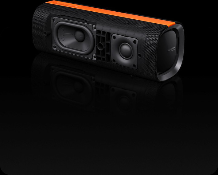 Tính năng Bass Boost và tinh chỉnh Harman AudioEFX giúp tạo trải nghiệm âm thanh sống động.