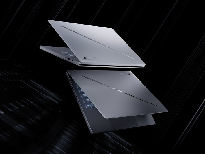Máy sử dụng GPU RTX 50 mới nhất trong khung máy 14 inch siêu mỏng chỉ nặng khoảng 1,6kg.