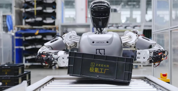 Những cánh tay robot tích hợp trí tuệ nhân tạo hiện có giá chỉ 40.000 USD, giảm mạnh so với mức 140.000 USD trước đây.