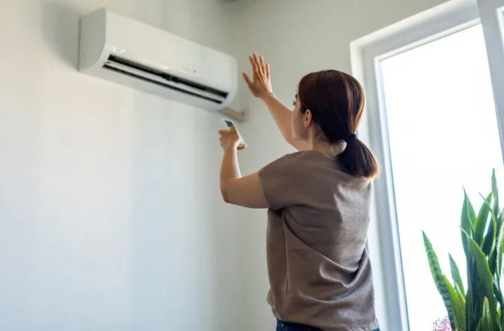 Nếu phòng có khe hở, khí lạnh thất thoát ra ngoài sẽ buộc máy hoạt động nhiều hơn mức cần thiết.