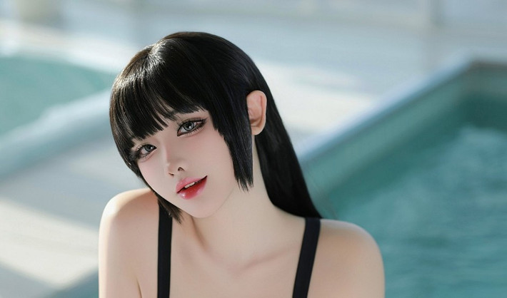 Gương mặt xinh đẹp cùng vóc dáng nổi bật giúp Yasal nổi bật giữa hàng trăm coser khác.