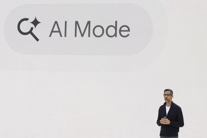 Google vừa chính thức triển khai Chế độ AI (AI Mode) bằng tiếng Việt, mang lại trải nghiệm tìm kiếm thông minh hơn cho người dùng trong nước.