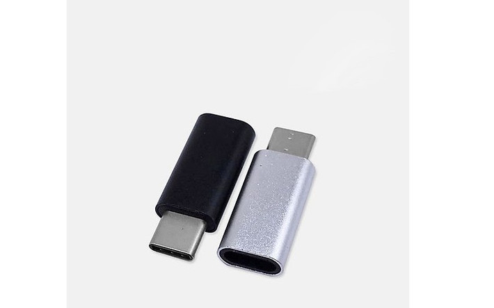 Một lựa chọn khác là mua bộ chuyển đổi Lightning sang USB-C để tiếp tục sử dụng cáp cũ cho thiết bị mới.