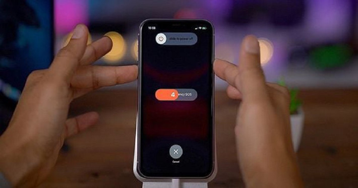 Khởi động lại iPhone là cách nhanh nhất để xử lý các lỗi vặt, bao gồm cả Face ID.