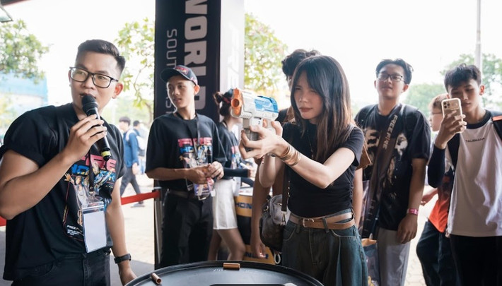 Từ lần chơi Free Fire theo lời em trai, cô bén duyên với game, tình yêu và cả sự nghiệp streamer. (Ảnh: FBNV)