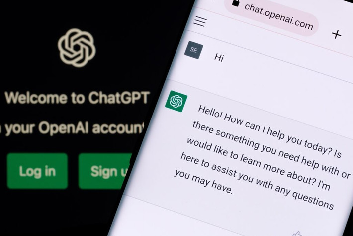 Chuyên gia bảo mật Caitlin Sarian cảnh báo rằng trò chuyện ChatGPT có thể xuất hiện trên Google.
