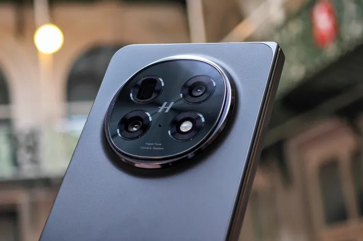 Dù camera siêu rộng chưa mạnh, OPPO Find N5 vẫn tạo cú hích lớn, đe dọa vị thế Samsung trên thị trường gập.