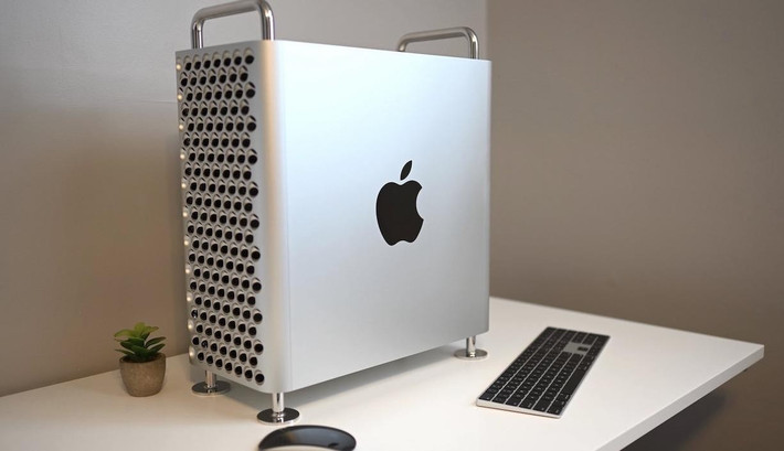 So với PC Windows thời 2003, Mac Pro vượt trội cả về thẩm mỹ lẫn khả năng tản nhiệt.